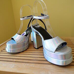 Wild Fable Women's Platforms Iridescent Silver Chunky Heels Womens Size 6